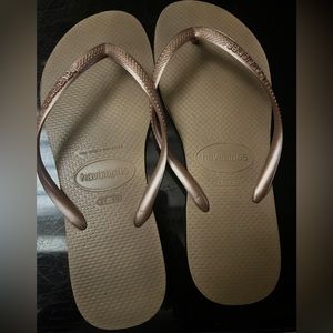 Women’s Tan Flip Flops